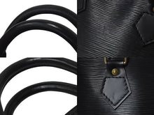 Load image into Gallery viewer, LOUIS VUITTON ルイヴィトン スピーディ25 ハンドバッグ M59022 エピレザー ブラック ゴールド金具 美品 中古 4c073623