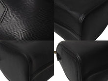 Load image into Gallery viewer, LOUIS VUITTON ルイヴィトン スピーディ25 ハンドバッグ M59022 エピレザー ブラック ゴールド金具 美品 中古 4c073623