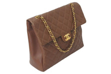 Load image into Gallery viewer, CHANEL シャネル デカマトラッセ ショルダーバッグ ココマーク キャビアスキン ブラウン ゴールド金具 美品 中古 4c073626