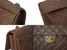 Load image into Gallery viewer, CHANEL シャネル デカマトラッセ ショルダーバッグ ココマーク キャビアスキン ブラウン ゴールド金具 美品 中古 4c073626