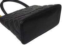 Load image into Gallery viewer, CHANEL シャネル 1804 復刻トートバッグ ハンドバッグ 7番台 グレインドカーフスキン ブラック シルバー金具 美品 中古 4c073642