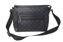 Load image into Gallery viewer, LOUIS VUITTON ルイヴィトン モノグラム エクリプス オディセ メッセンジャーPM ショルダーバッグ M44223 ブラック 美品 中古 4c073679