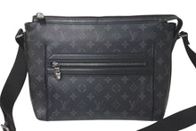 Load image into Gallery viewer, LOUIS VUITTON ルイヴィトン モノグラム エクリプス オディセ メッセンジャーPM ショルダーバッグ M44223 ブラック 美品 中古 4c073679