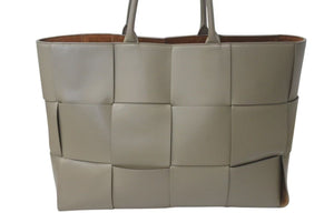 BOTTEGA VENETA ボッテガヴェネタ イントレチャート マキシ アルコ トートバッグ サンドベージュ レザー スウェード シルバー金具 美品 中古 4c073681