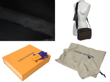 Load image into Gallery viewer, 極美品 LOUIS VUITTON ルイヴィトン モノグラム マカサー トリオ メッセンジャー ショルダーバッグ M46266 ブラウン パープル PVC レザー シルバー金具 中古 4c073682