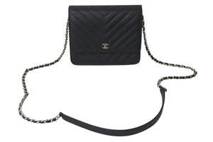 極美品 CHANEL シャネル チェーンウォレット キャビアスキン グレインドカーフスキン Vステッチライン 25番台 ブラック 25115368 中古 4c073723