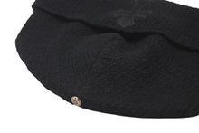 Load image into Gallery viewer, 新品未使用 CHROME HEARTS クロムハーツ ハラコ 新作 クロスパッチ ニット帽 ビーニー ブラックシルバー金具 OS 中古 4c073763