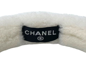 新品未使用 CHANEL シャネル イヤーマフ ホワイト ファー ココマーク 耳当て ロゴ 白 小物 中古 4c073781