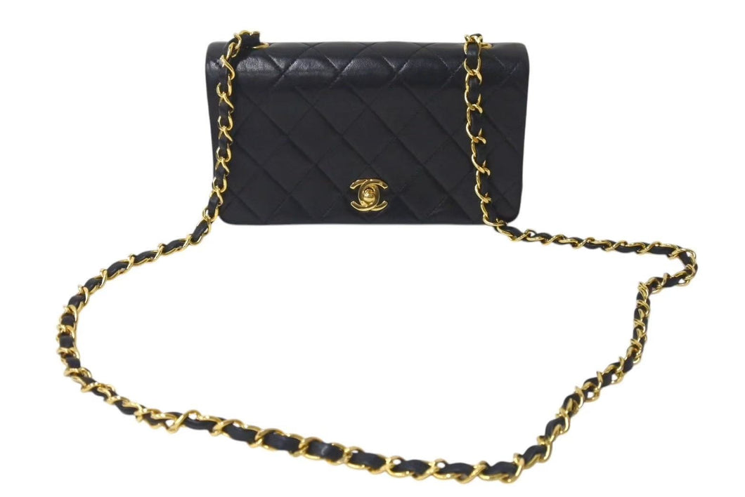 CHANEL シャネル マトラッセ フルフラップチェーンショルダーバッグ 1番台 ラムスキン ココマーク ブラック 美品 中古 4c073812