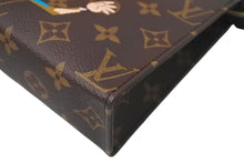 Load image into Gallery viewer, 新品未使用 LOUIS VUITTON ルイヴィトン LV × TM トリオ ポッシュ トワレ ポーチ M13762 モノグラム LVハンド 新作 村上隆 中古 4c073874