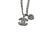 Load image into Gallery viewer, CHANEL シャネル ネックレス ハート ココマーク 05P刻印 アクセサリー メタル ラインストーン シルバー 美品 中古 4c073927