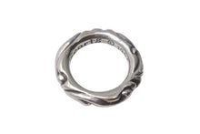 Load image into Gallery viewer, 極美品 CHROME HEARTS クロムハーツ スクロールバンド リング 重量約8.5g サイズ12号 1994/.925刻印 シルバー925 中古 4c073939