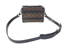 Load image into Gallery viewer, LOUIS VUITTON ルイヴィトン モノグラム マカサー ハンドル ソフトトランク ショルダーバッグ M45935 ブラック ブラウン 美品 中古 4c073952