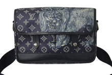 Load image into Gallery viewer, LOUIS VUITTON ルイヴィトン ショルダーバッグ サバンナPM チャップマンブラザーズ M54248 ネイビー シルバー金具 美品 中古 4c073982