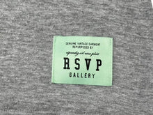Load image into Gallery viewer, RSVP アールエスヴィーピー VINTAGE ヴィンテージ NIKE ナイキ 90&#39;s 銀タグ BO JACKSON &quot;HIT &amp; RUN&quot; Tシャツ グレー サイズXL 美品 中古 4c074090