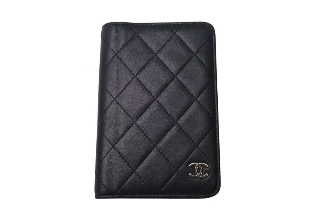 CHANEL シャネル ココマーク 手帳ケース キルティング 13番台 イタリア製 ラムスキン ブラック シルバー金具 美品 中古 4c074118