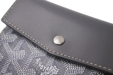 Load image into Gallery viewer, GOYARD ゴヤール サン ガブリエルウォレット 三つ折り財布 フランス製 PVC レザー グレー シルバー金具 美品 中古 4c074123