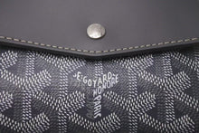 Load image into Gallery viewer, GOYARD ゴヤール サン ガブリエルウォレット 三つ折り財布 フランス製 PVC レザー グレー シルバー金具 美品 中古 4c074123