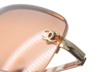 Load image into Gallery viewer, 極美品 CHANEL シャネル リムレス サングラス メガネ 4113 イタリア製 メタル レザー オレンジ ゴールド金具 65□15 美品 中古 4c074125