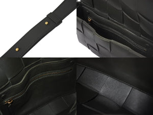 BOTTEGAVENETA ボッテガヴェネタ マキシイントレチャート カセット ショルダーバッグ B09831133V ダークグリーン 美品 中古 4c074131