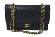 Load image into Gallery viewer, CHANEL シャネル マトラッセ25 Wフラップ Wチェーンショルダーバッグ 1番台 ラムスキン ココマーク ブラック ゴールド金具 美品 中古 4c074153