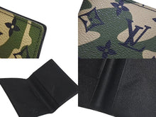 Load image into Gallery viewer, LOUIS VUITTON ルイヴィトン モノグラモフラージュ クーヴェルテュール パスポール 村上隆 パスポートケース M58027 カモ 美品 中古 4c074163