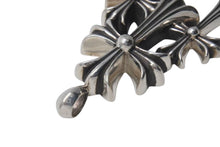 Load image into Gallery viewer, 極美品 CHROME HEARTS クロムハーツ トリプルCHクロス ペンダント スモール 重量約52.6g シルバー925 中古 4c074172