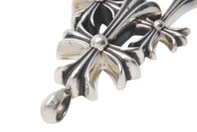 Load image into Gallery viewer, CHROME HEARTS クロムハーツ トリプルCHクロス ペンダント スモール 重量約53.6g シルバー925 美品 中古 4c074173
