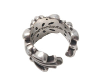 Load image into Gallery viewer, CHROME HEARTS クロムハーツ ダブルフローラルクロス リング 指輪 17号 16.4g シルバー 925 美品 中古 4c074176