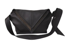 Load image into Gallery viewer, 極美品 BOTTEGA VENETA ボッテガヴェネタ SAWYER ソーヤー バッグ フォンデンテ ワンショルダーバッグ ブラウン 中古 4c074198