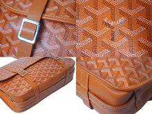 Load image into Gallery viewer, GOYARD ゴヤール ベルヴェデーレ メッセンジャーバッグ ショルダーバッグ フランス製 PVC レザー オレンジ シルバー 美品 中古 4c074280