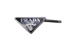 Load image into Gallery viewer, PRADA プラダトライアングルロゴ メタルヘアクリップ ブラック シルバー金具 中古 1IF051 美品 4c070430