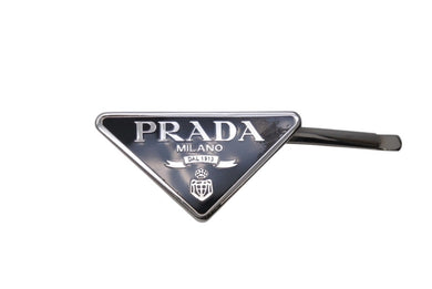 PRADA プラダトライアングルロゴ メタルヘアクリップ ブラック シルバー金具 中古 1IF051 美品 4c070430