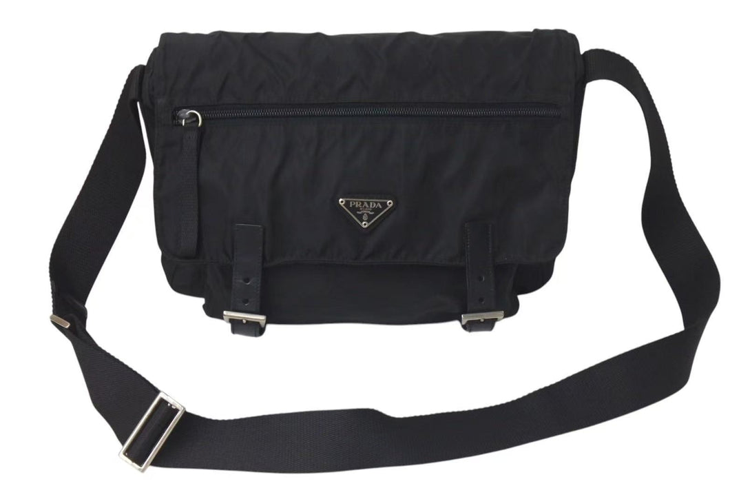 PRADA プラダショルダーバッグ テスート イタリア製 ナイロン レザー ブラック シルバー金具 美品 中古 4c074444 
