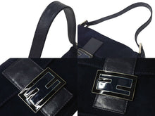 画像をギャラリービューアに読み込む, FENDI フェンディ マンマバケット ワンショルダーバッグ イタリア製 スウェードレザー ネイビー シルバー金具 美品 中古 4c074445 