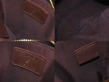 Load image into Gallery viewer, 極美品 CHANEL シャネル マトラッセ コンパクトウォレット コインケース 30番台 キャビアスキン ブラック ゴールド金具 中古 4c074452