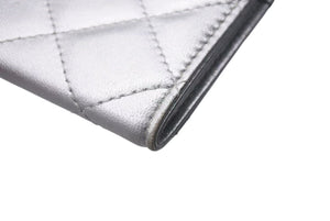 CHANEL シャネル Metallic Passport Holder メタリック パスポート ホルダー シルバー 14番台 美品 中古 4c074493