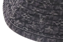 Load image into Gallery viewer, 極美品 LOUIS VUITTON ルイヴィトン シャポー バケットハット N80207 サイズL モノグラム デニム ウォッシュド加工 中古 4c074530