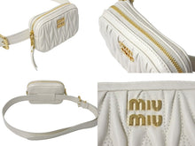 Load image into Gallery viewer, 極美品 MIUMIU ミュウミュウ マテラッセ ショルダーバッグ ハンドバッグ 5CC568 ホワイト ゴールド金具 中古 4c074533