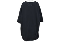 Load image into Gallery viewer, 極美品 Maison Margiela メゾンマルジェラ 22SS オーバーサイズ カットオフ 半袖Ｔシャツ ブラック ファブリック S50GC0668 サイズM 中古 4c074648