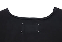 Load image into Gallery viewer, 極美品 Maison Margiela メゾンマルジェラ 22SS オーバーサイズ カットオフ 半袖Ｔシャツ ブラック ファブリック S50GC0668 サイズM 中古 4c074648