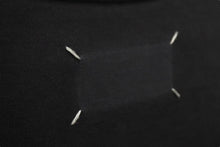 Load image into Gallery viewer, 極美品 Maison Margiela メゾンマルジェラ 22SS オーバーサイズ カットオフ 半袖Ｔシャツ ブラック ファブリック S50GC0668 サイズM 中古 4c074649