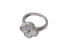 Load image into Gallery viewer, 極美品 Van Cleef &amp; Arpels ヴァンクリーフ＆アーペル リング 指輪 VCARF48949 アルハンブラ K18 ホワイトゴールド 中古 4c074807