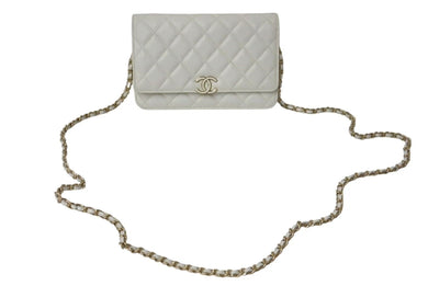 極美品 CHANEL シャネル マトラッセ チェーンショルダーウォレット シングルフラップ 30番台 キャビアスキン 中古 4c074817