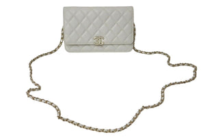 極美品 CHANEL シャネル マトラッセ チェーンショルダーウォレット シングルフラップ 30番台 キャビアスキン 中古 4c074817