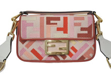 Load image into Gallery viewer, 極美品 FENDI フェンディ ミニバゲット スモール ショルダーバッグ 8BS017 ズッカ柄 マルチカラー キャンバス レザー ゴールド金具 中古 4c074818