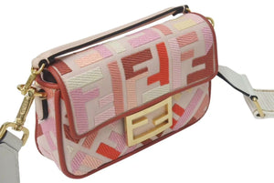 極美品 FENDI フェンディ ミニバゲット スモール ショルダーバッグ 8BS017 ズッカ柄 マルチカラー キャンバス レザー ゴールド金具 中古 4c074818