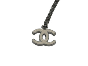 極美品 CHANEL シャネル 両面ココマーク ネックレス アクセサリー 07v刻印 メタル シルバー アイボリー 中古 4c074883