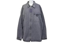 画像をギャラリービューアに読み込む, 以前同様 PRADA プラダ 23AW ジップアップ デニムジャケット GEC086 グレー トライアングル コットン シルバー金具 サイズXL 中古ロゴ 4c074887 