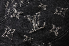 Load image into Gallery viewer, 極美品 LOUIS VUITTON ルイヴィトン ハット MP2746 NIGO ボネ・ダミエ ジャイアントウェーブ モノグラム ブラック サイズ60 中古 4c075910